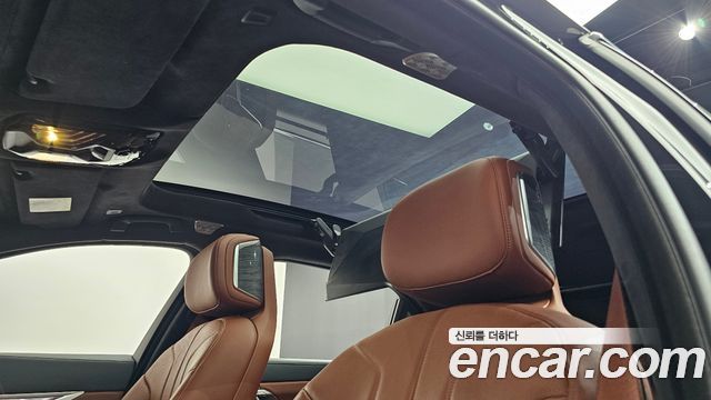 BMW 7-Series 2023 — photo 24