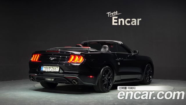 Ford Mustang 2021 — photo 2