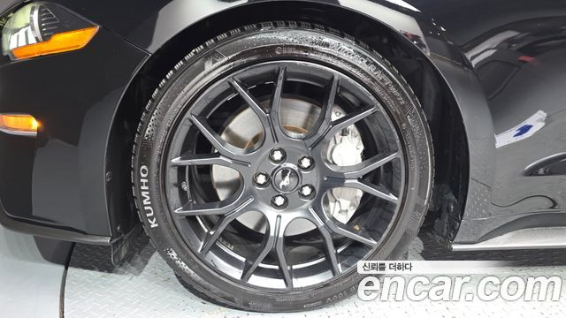 Ford Mustang 2021 — photo 5