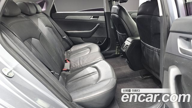 Hyundai Sonata 2017 — photo 17