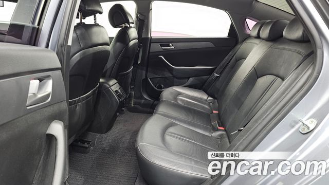 Hyundai Sonata 2017 — photo 18