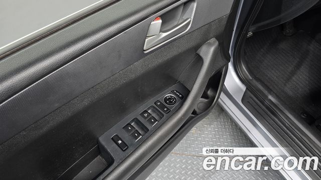 Hyundai Sonata 2017 — photo 19