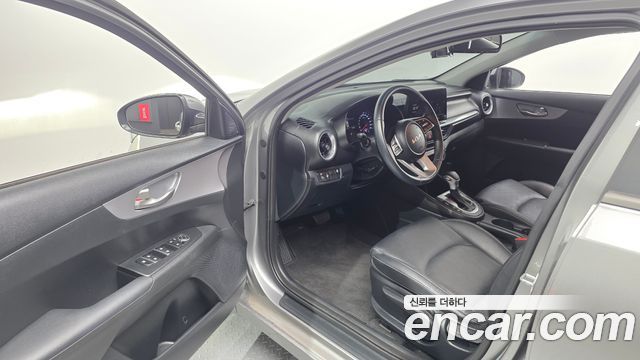 Kia K3 2022 — photo 13