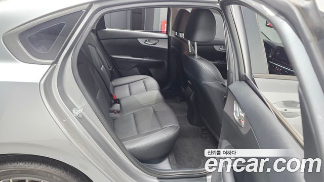 Kia K3 2022 — photo 18