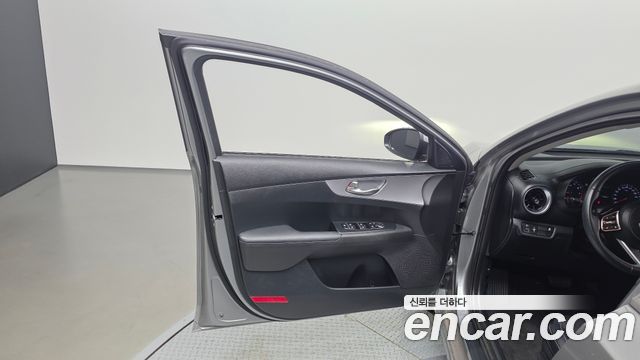 Kia K3 2022 — photo 14