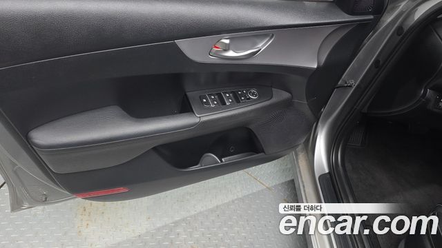 Kia K3 2022 — photo 27