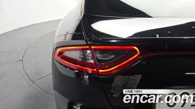 Kia Stinger 2019 — photo 9