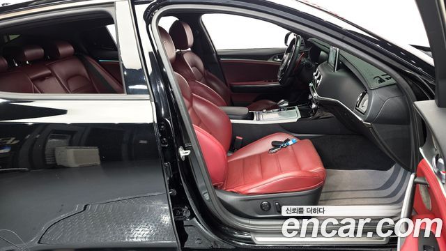 Kia Stinger 2019 — photo 16