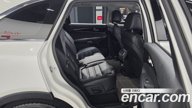 Kia Sorento 2016 — photo 18