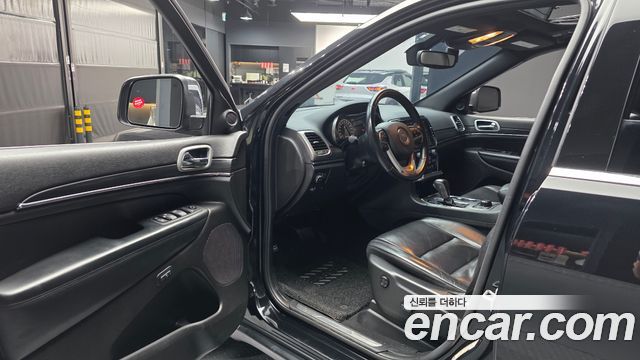 Jeep Cherokee 2021 — photo 13