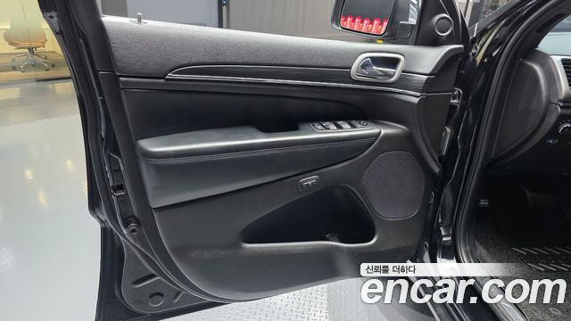 Jeep Cherokee 2021 — photo 14