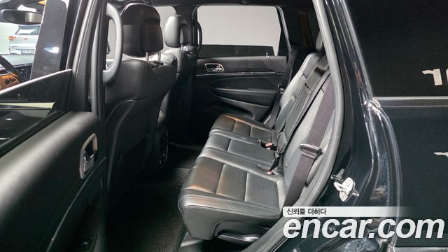 Jeep Cherokee 2021 — photo 16