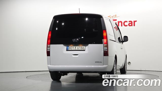 Hyundai Staria 2022 — photo 4