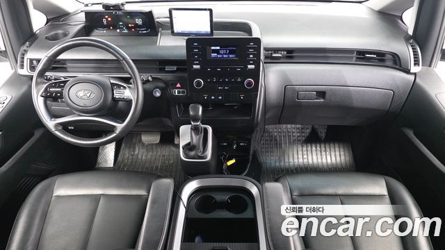 Hyundai Staria 2022 — photo 10