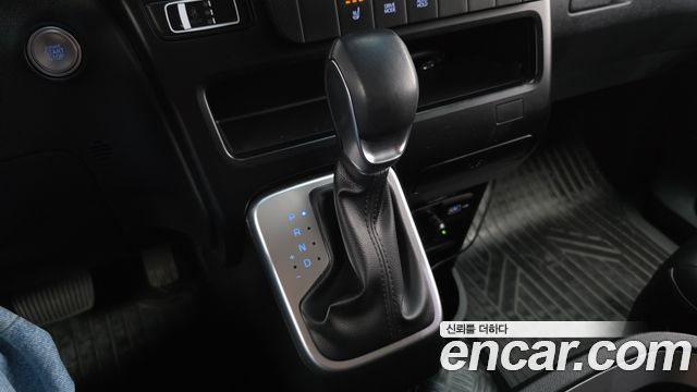 Hyundai Staria 2022 — photo 12