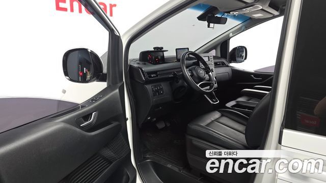 Hyundai Staria 2022 — photo 13