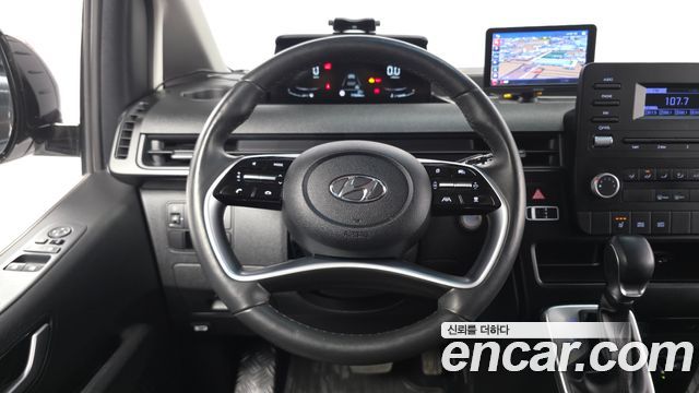 Hyundai Staria 2022 — photo 19