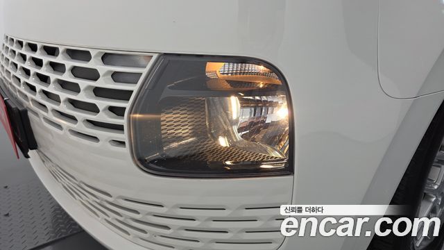 Hyundai Staria 2022 — photo 8