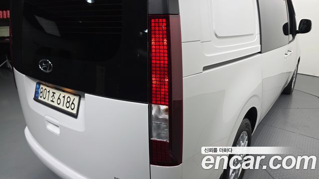 Hyundai Staria 2022 — photo 9