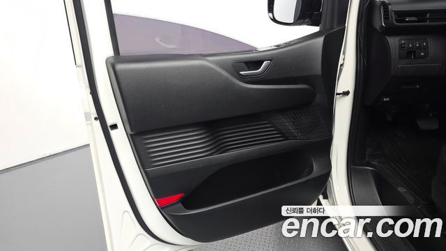 Hyundai Staria 2022 — photo 14