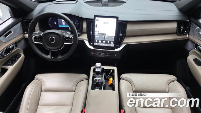 Volvo XC90 2025 — photo 10