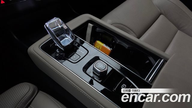 Volvo XC90 2025 — photo 12