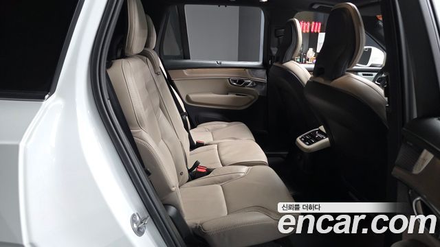 Volvo XC90 2025 — photo 18