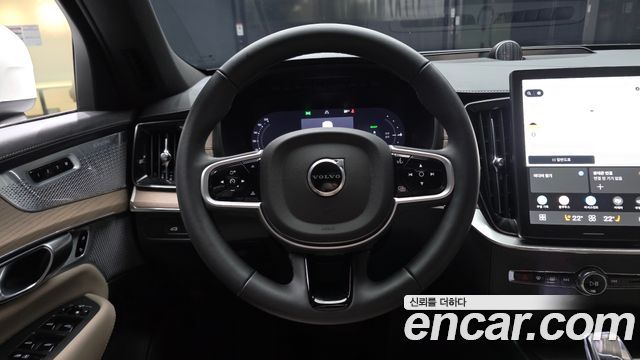Volvo XC90 2025 — photo 20