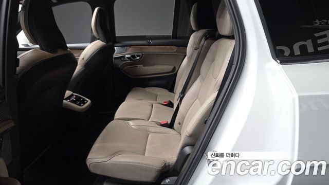Volvo XC90 2025 — photo 16