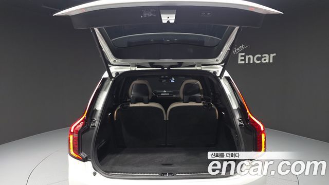 Volvo XC90 2025 — photo 34