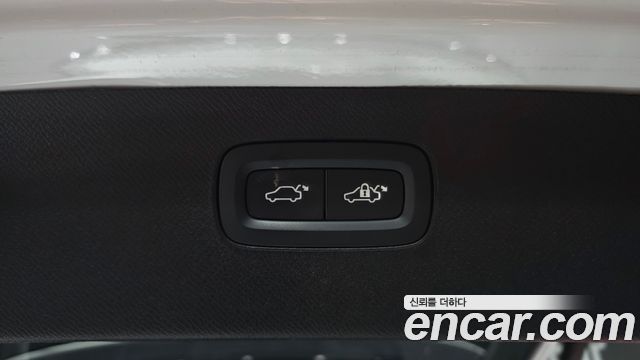 Volvo XC90 2025 — photo 35