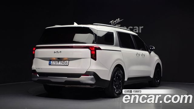 Kia Canival 2025 — photo 2
