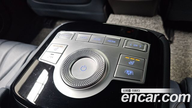 Genesis G80 2021 — photo 24