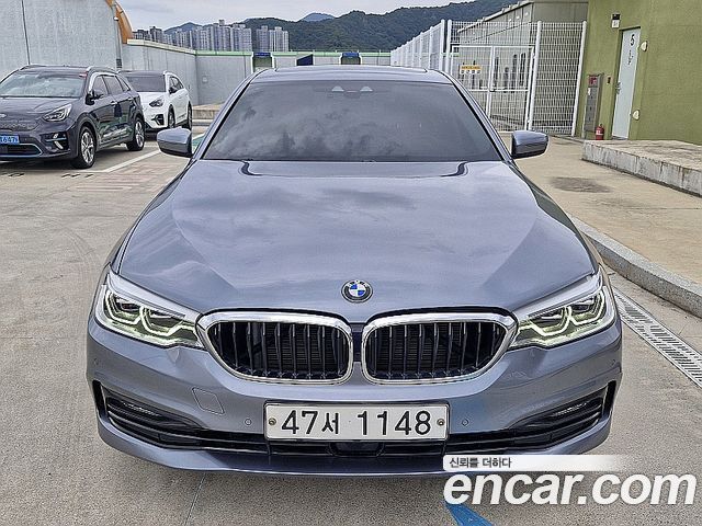 BMW 5-Series 2018 — photo 3