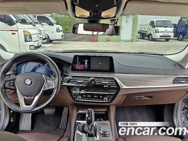 BMW 5-Series 2018 — photo 7