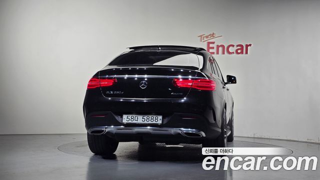 Mercedes-Benz GLE-Class 2017 — photo 4