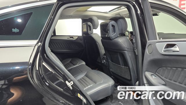 Mercedes-Benz GLE-Class 2017 — photo 11