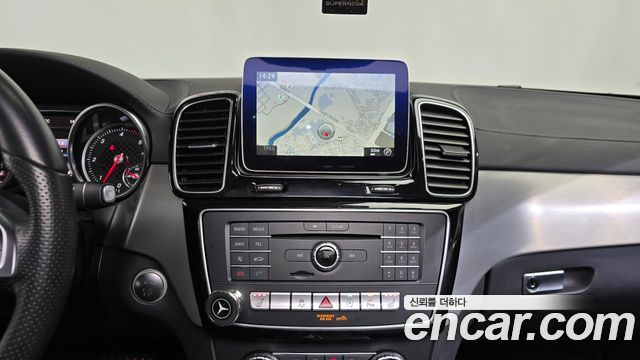 Mercedes-Benz GLE-Class 2017 — photo 12