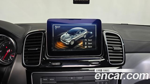 Mercedes-Benz GLE-Class 2017 — photo 13