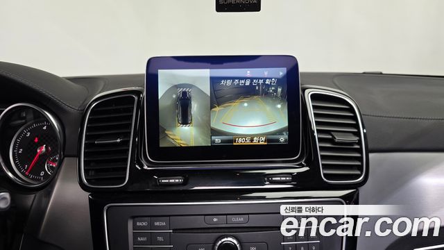 Mercedes-Benz GLE-Class 2017 — photo 16