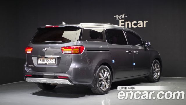 Kia Canival 2017 — photo 2
