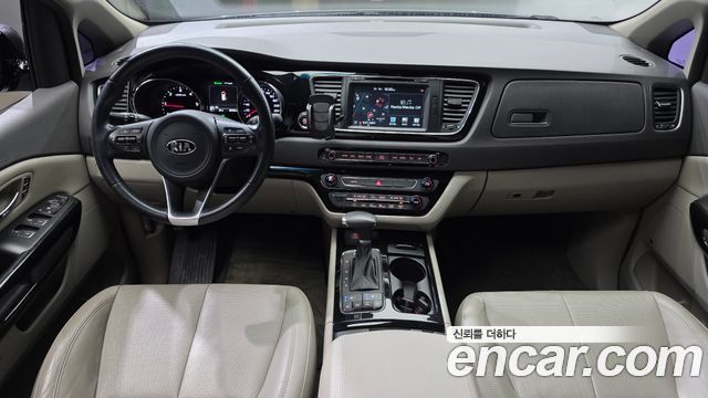 Kia Canival 2017 — photo 7