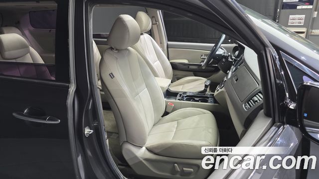 Kia Canival 2017 — photo 12
