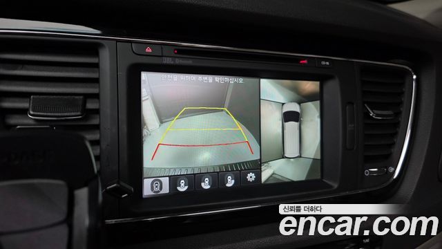 Kia Canival 2017 — photo 16
