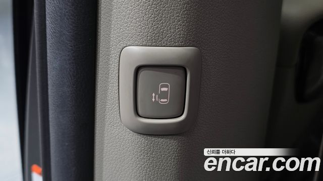 Kia Canival 2017 — photo 17