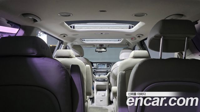Kia Canival 2017 — photo 19