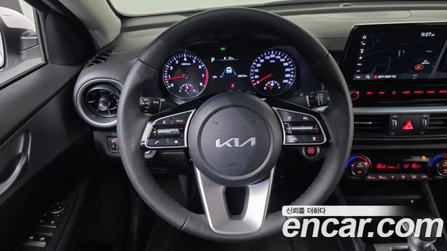 Kia K3 2022 — photo 14