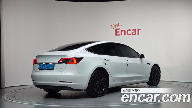 Tesla Model 3 2022 — photo 2