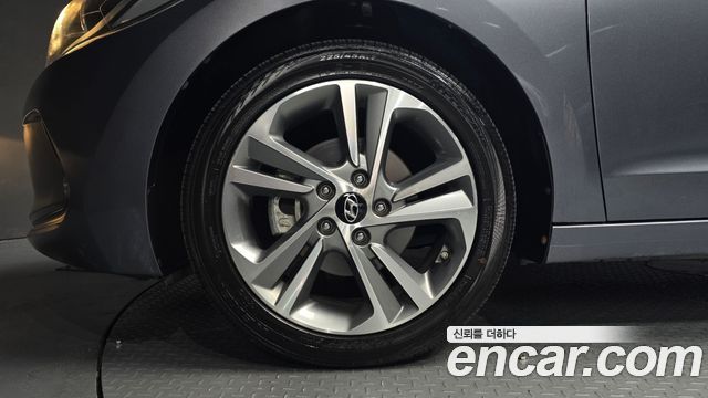 Hyundai AVANTE 2018 — photo 5