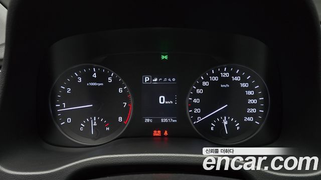 Hyundai AVANTE 2018 — photo 11